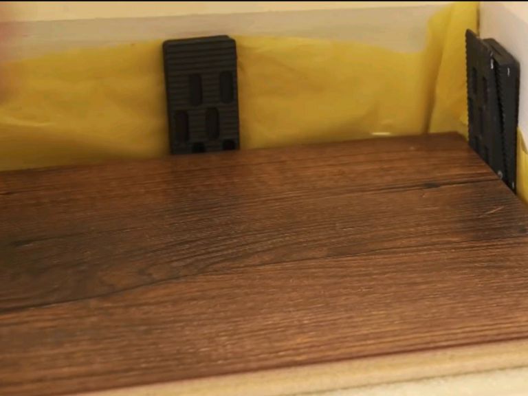Lắp sàn gỗ làm sao để thuận tiện khi hút bể phốt